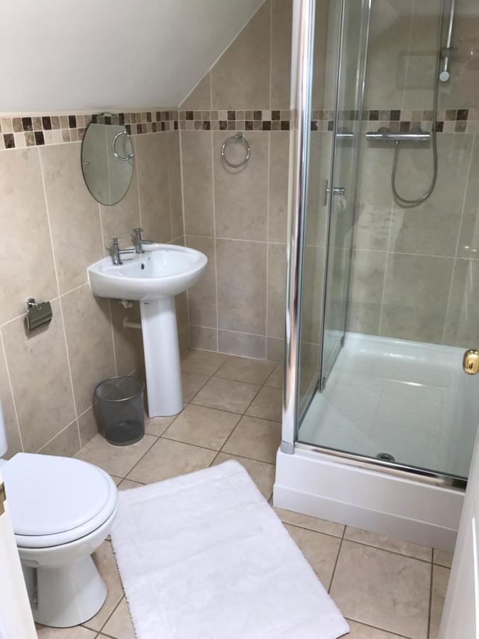 Bed and Breakfast Bwthyn Rhosyn Llannon Екстер'єр фото