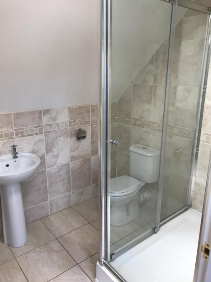 Bed and Breakfast Bwthyn Rhosyn Llannon Екстер'єр фото