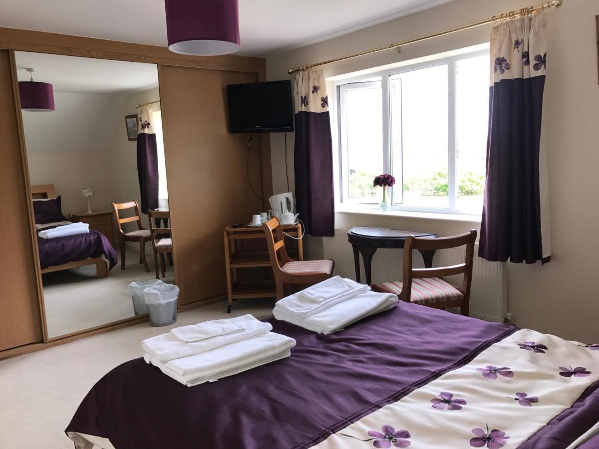 Bed and Breakfast Bwthyn Rhosyn Llannon Екстер'єр фото